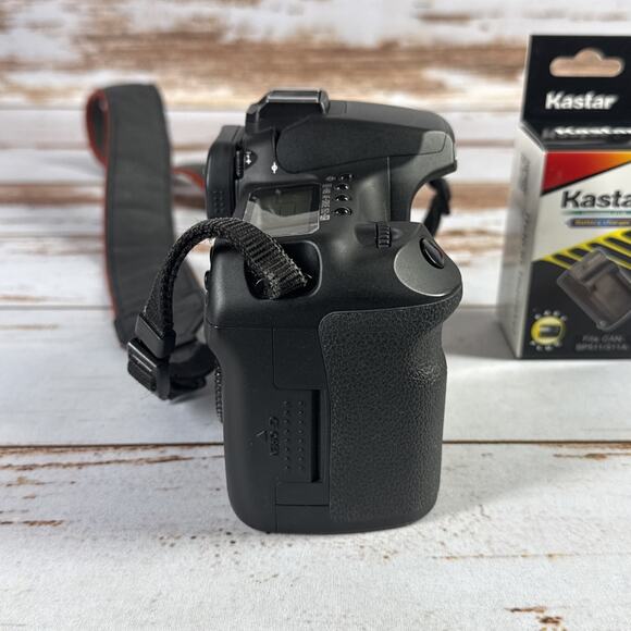 Canon - EOS 40D 10.1MP Digital SLR Camera - Body Only - Picture 3 of 8